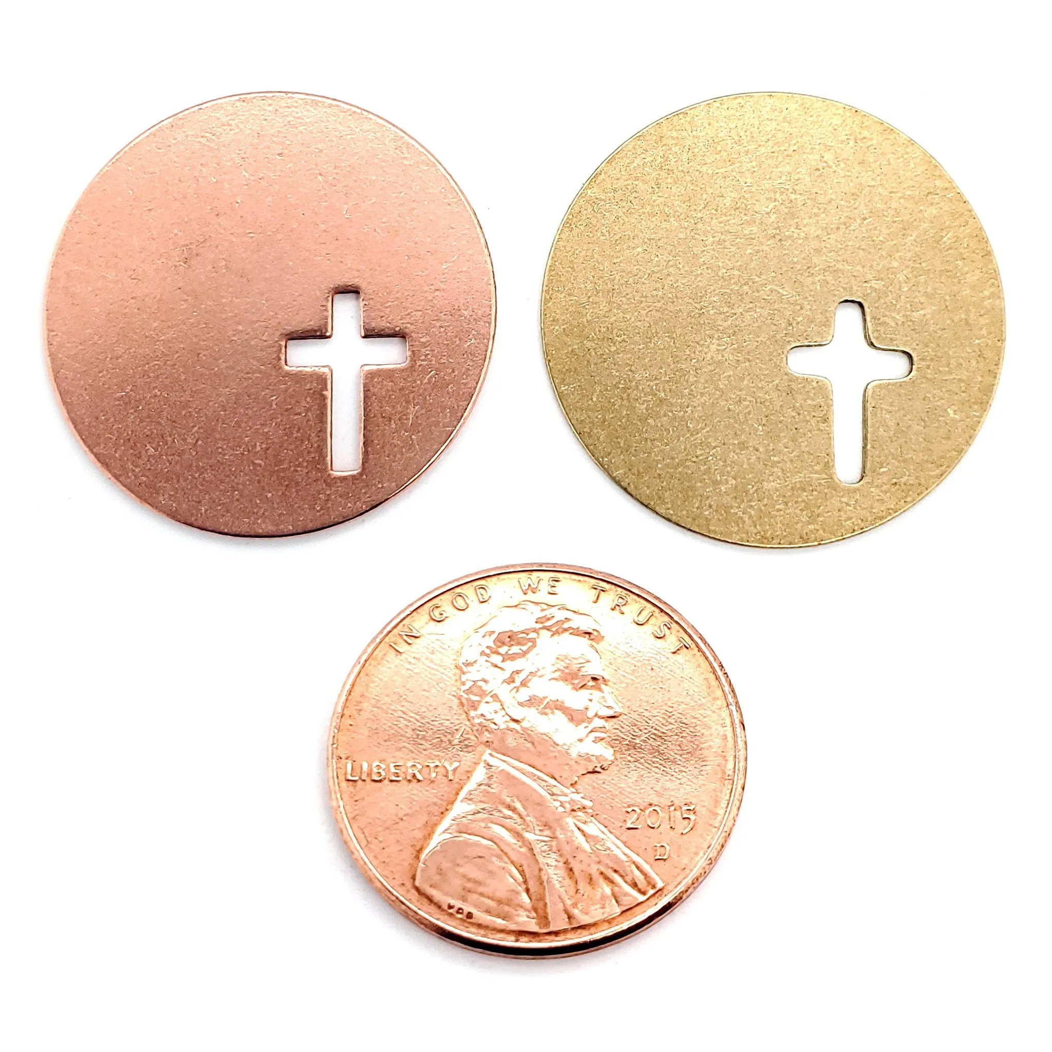 Brass Blank Round Cross Cutout Pendant / SBB0206