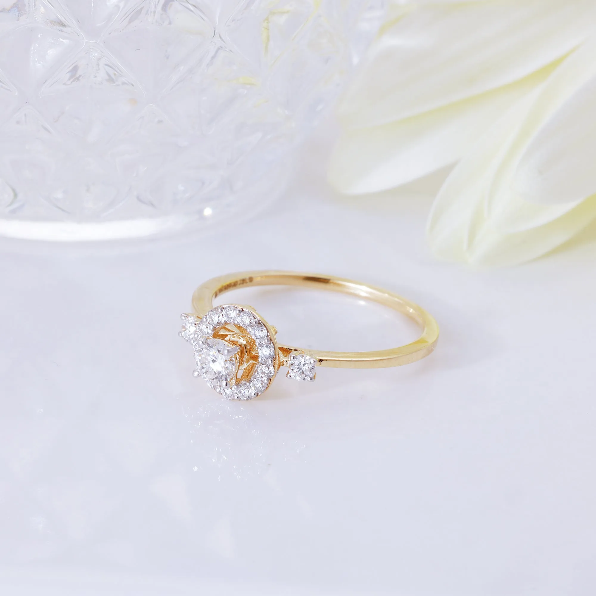 Gold Shine Bright Diamond Ring