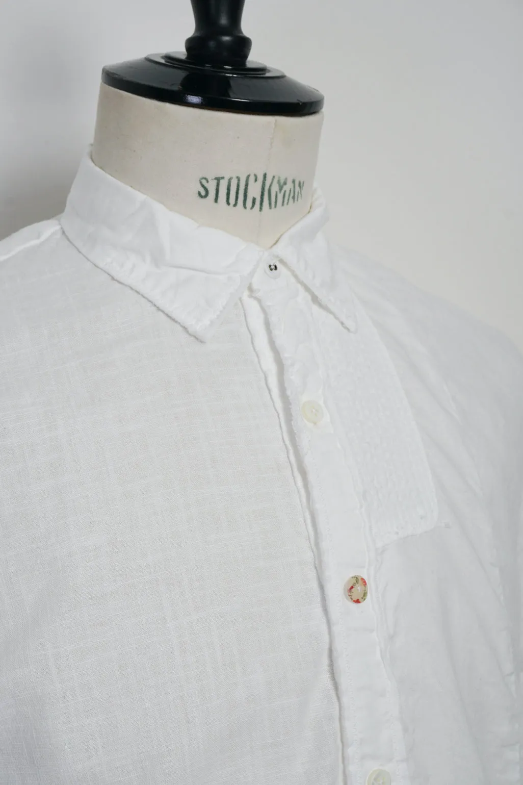 KATMANDU | Short Sleeve Patch Shirt | White